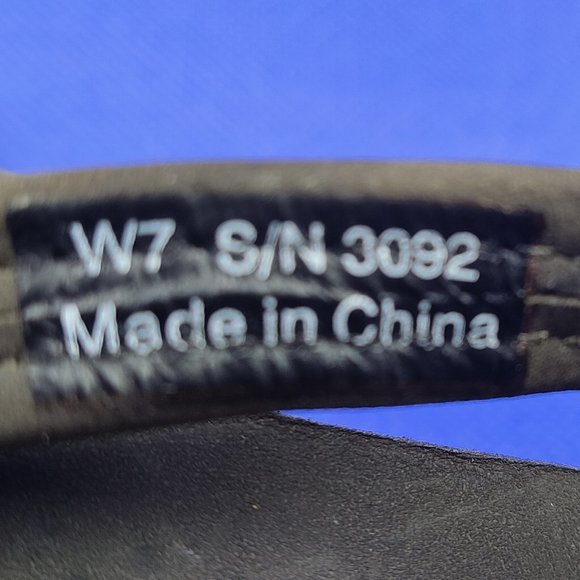 UGG Woman’s Size 7 Kayla Nubuck Leather 3092 Flip Flops Sandals - Picture 7 of 7